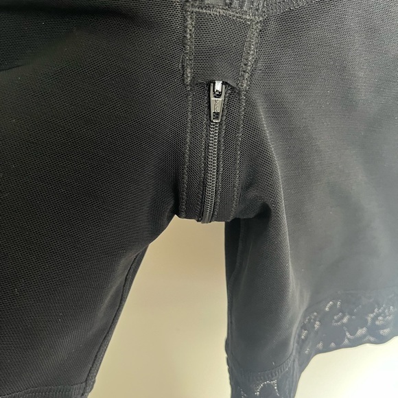 Faja Colombiana post op / BBL body shaper size medium in black - Picture 9 of 13